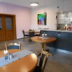 Albrecht's & Restaurant Gmbh 2*
